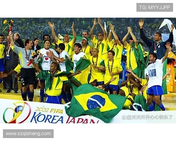 输球感到失望,拉菲尼亚赛后独自一人坐在球员通道 输球感到失望,拉菲尼亚赛后独自一人坐在球员通道